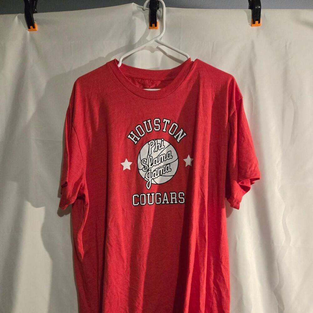 Homefield Men's White and Red T-shirt